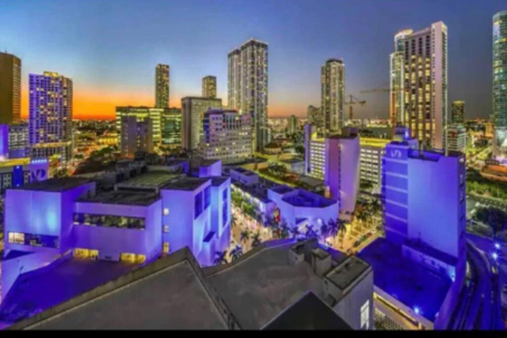 Vibrant Studio Downtown Miami Apartment Exterior photo