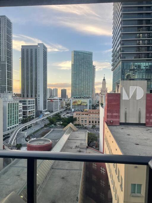 Vibrant Studio Downtown Miami Apartment Exterior photo